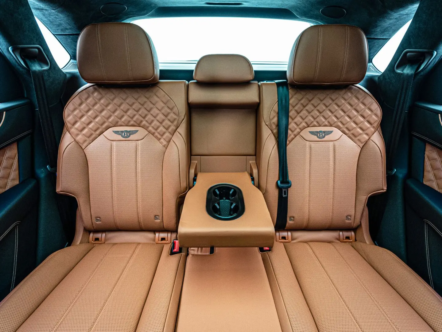 Bentayga Azure V8*Rear TV*NAIM*Touring Spec.