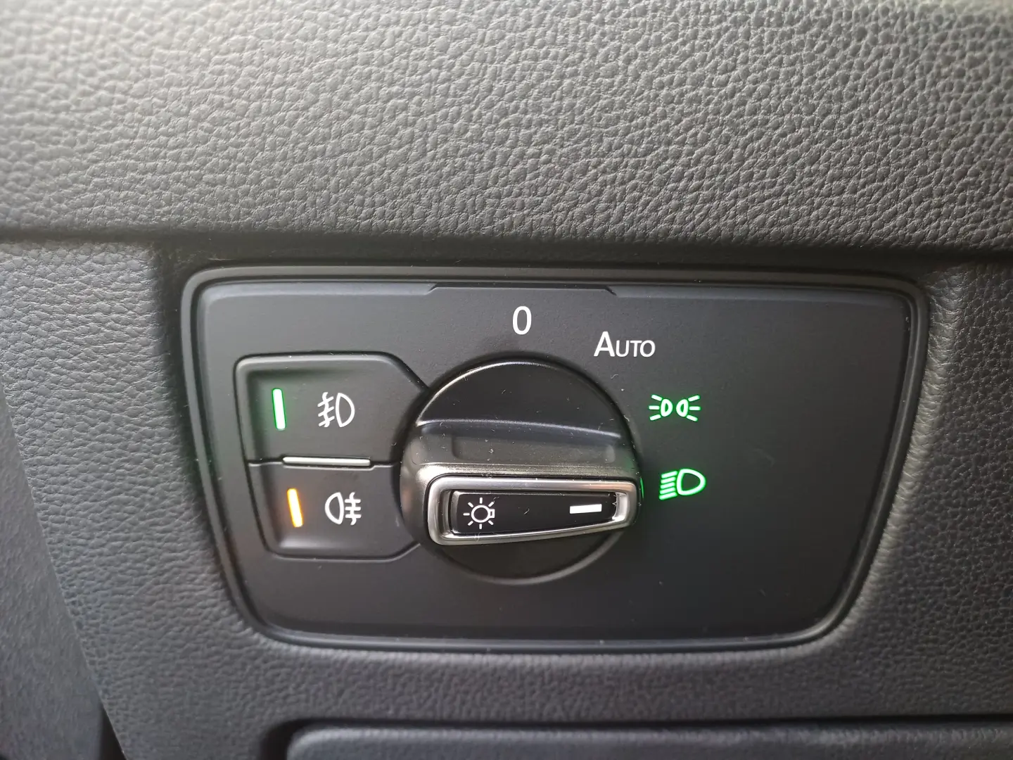VW Passat Trendline1.5 TSI ACT DSG