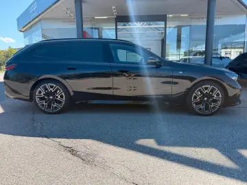 520d xDrive Touring M-Pro/Black-White/AHK/Pano