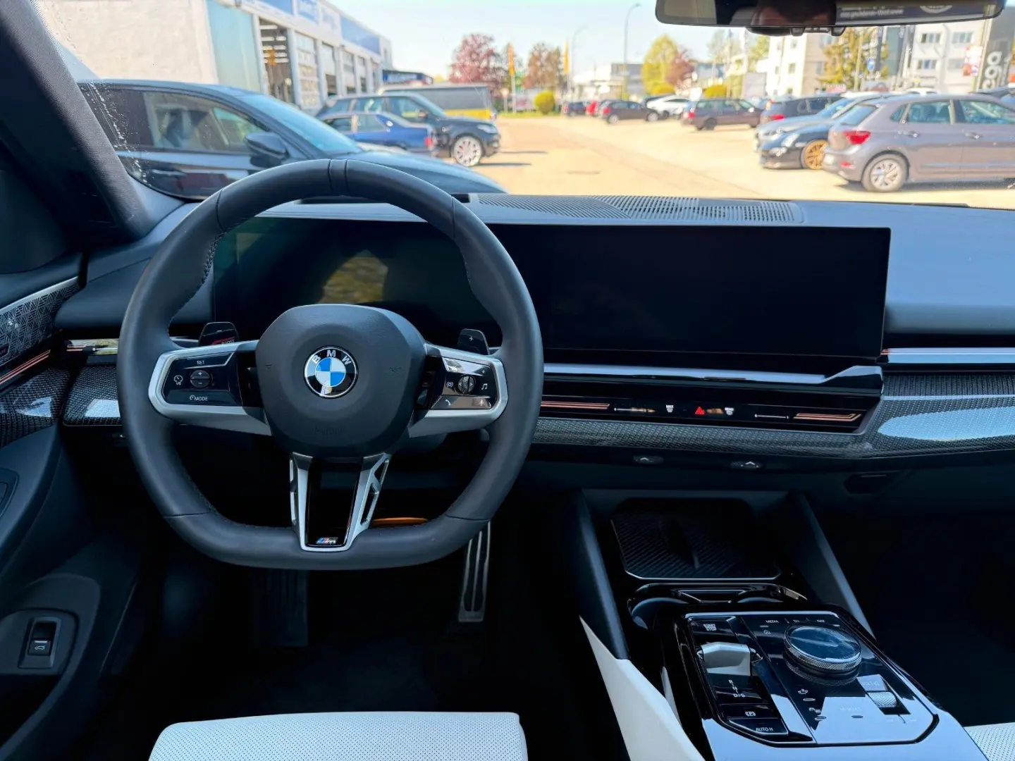 520d xDrive Touring M-Pro/Black-White/AHK/Pano