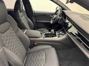 RSQ8 performance 640PS Pano305Sportabgas23HeadUp