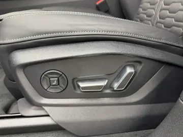 RSQ8 performance 640PS Pano305Sportabgas23HeadUp