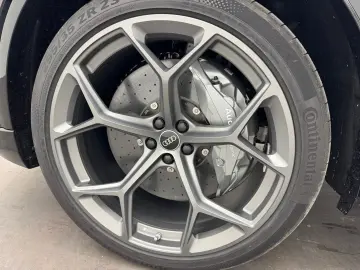 RSQ8 performance 640PS Pano305Sportabgas23HeadUp