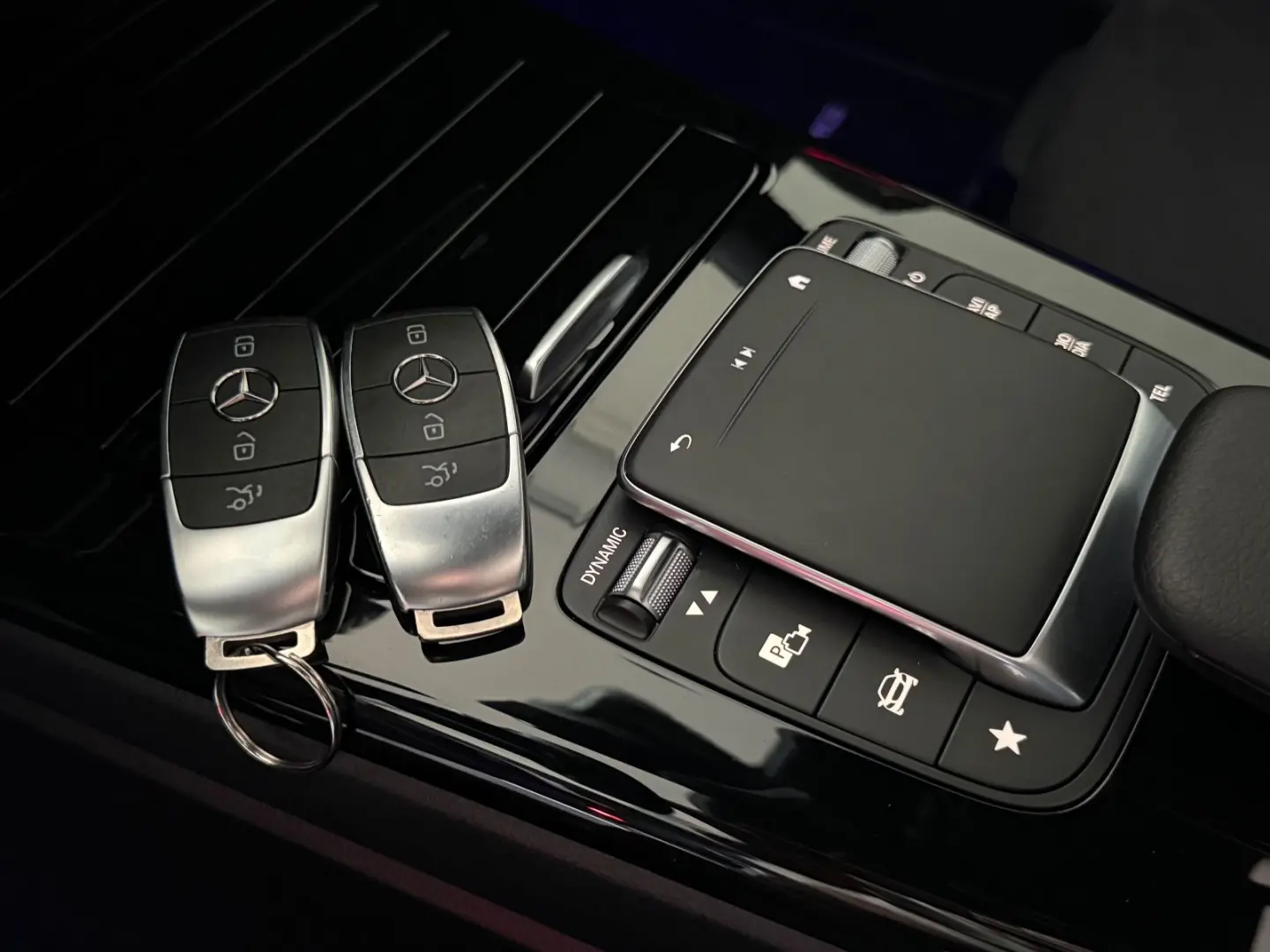CLA 250e COUPÉ ACC*3x AMG*PANO*MEMORY*KEY*HUD*18