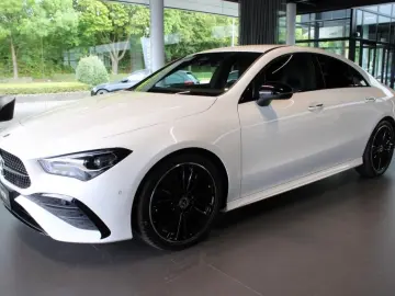 CLA 200 CP *AMG Premium Night 19'' LED Totwin Ka