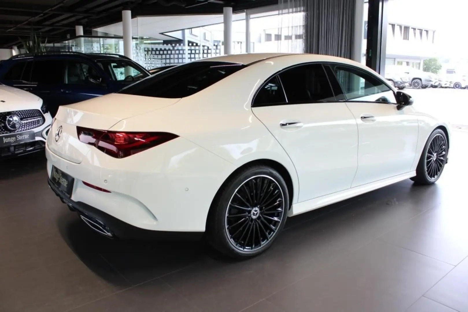 CLA 200 CP *AMG Premium Night 19'' LED Totwin Ka