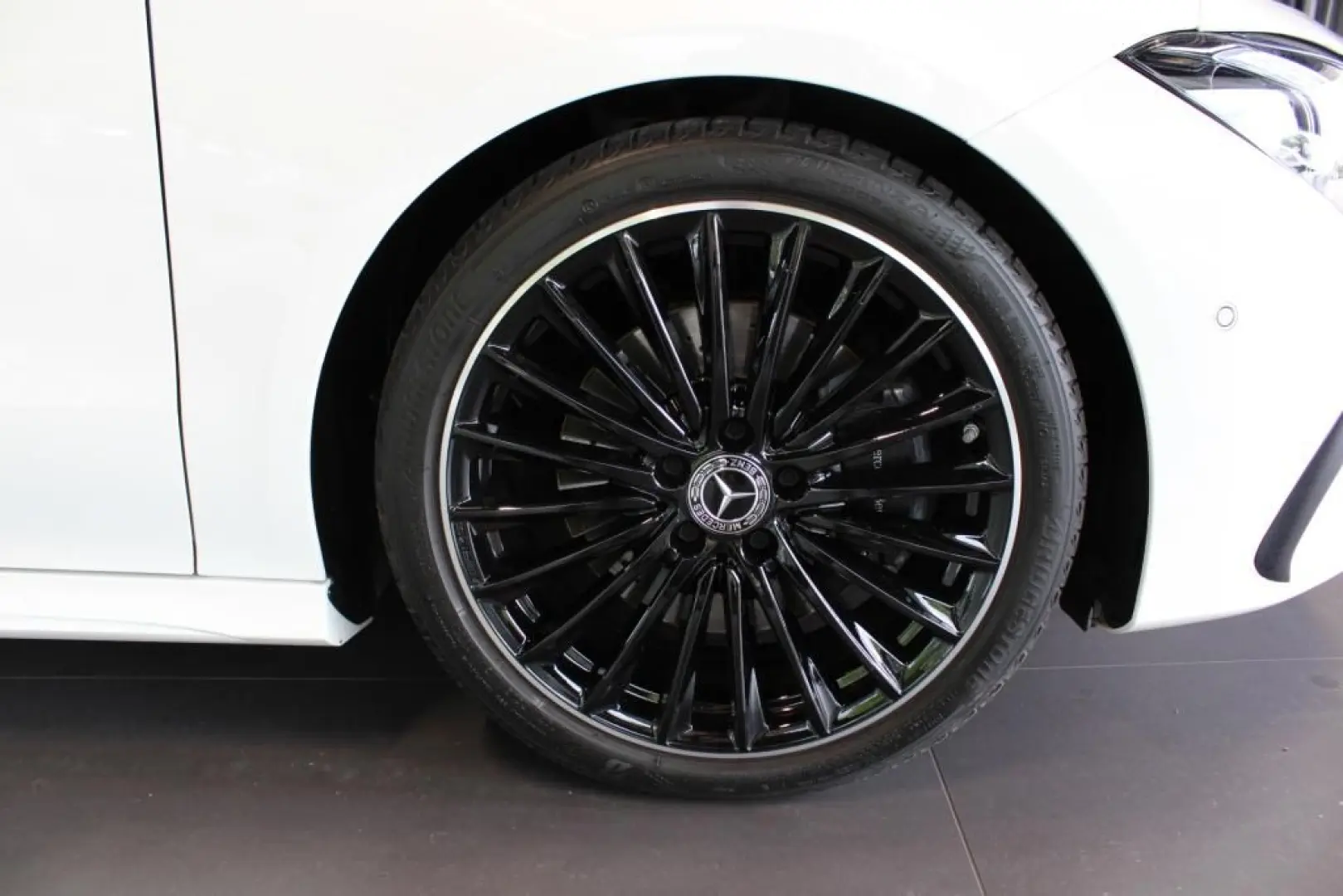 CLA 200 CP *AMG Premium Night 19'' LED Totwin Ka