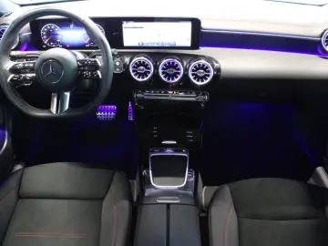 CLA 200 CP *AMG Premium Night 19'' LED Totwin Ka