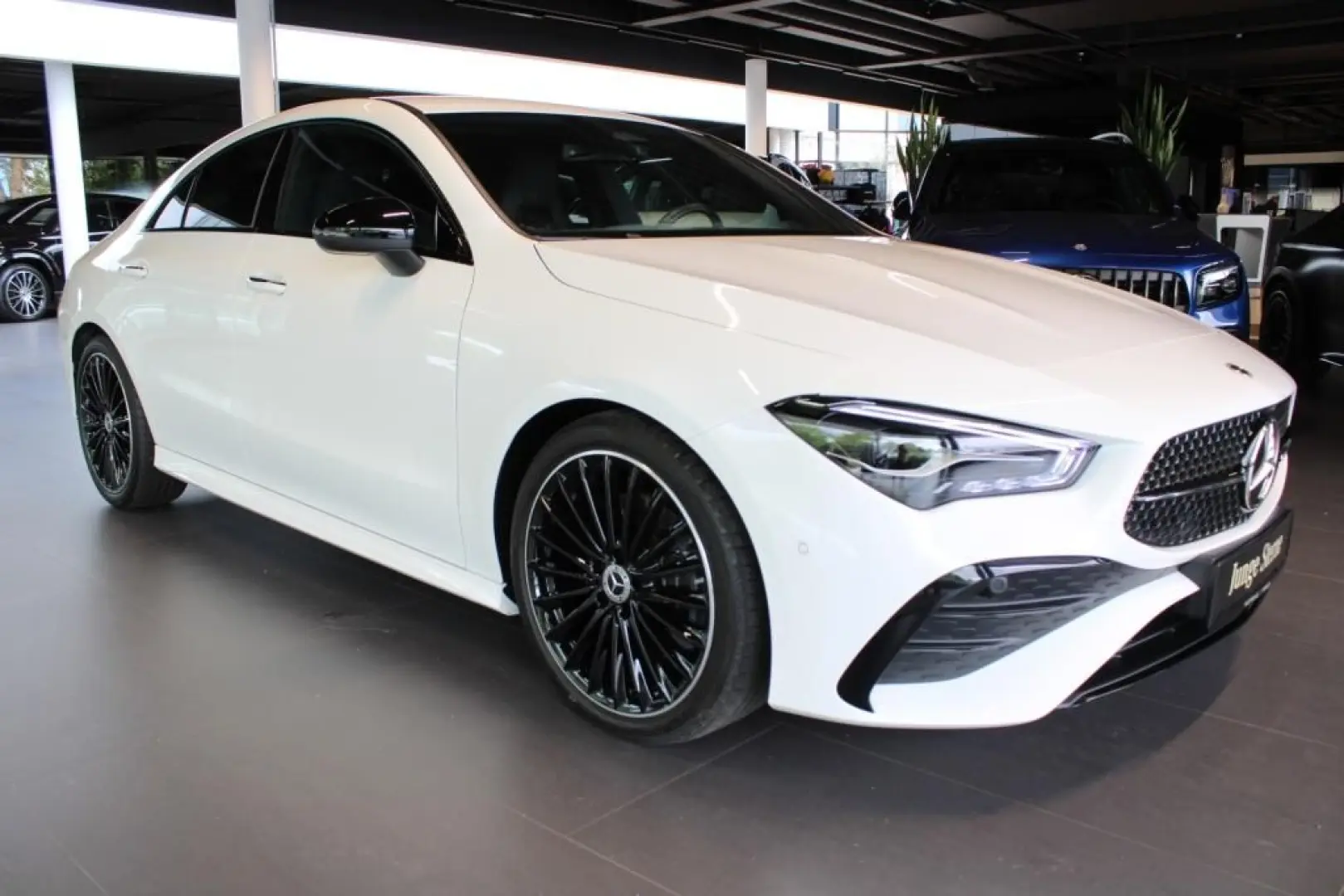 CLA 200 CP *AMG Premium Night 19'' LED Totwin Ka