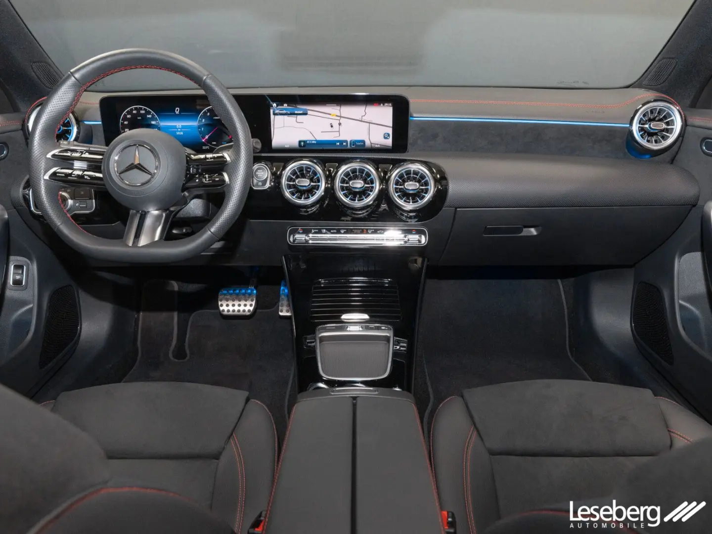 CLA 200 Coupé AMG MULTIBEAM /Pano /DISTRONIC/DAB