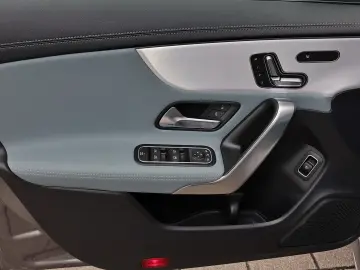 CLA 200 Coupé AMG+PANO+MEMORY+CARPLAY+18 ZOLL