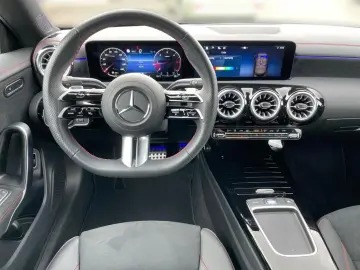 CLA 200 d Coupé AMG AHK*Kamera*Guard*Ambientebel