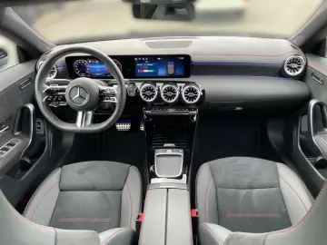 CLA 200 d Coupé AMG AHK*Kamera*Guard*Ambientebel