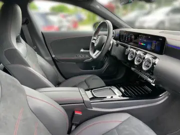 CLA 200 d Coupé AMG AHK*Kamera*Guard*Ambientebel