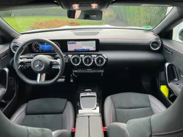 CLA 200 / AMG LINE / NUR 6.500 KM / 1 HAND