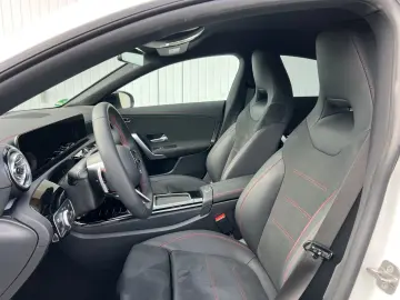 CLA 200 / AMG LINE / NUR 6.500 KM / 1 HAND