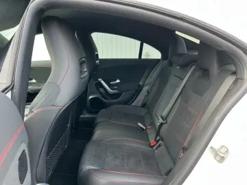 CLA 200 / AMG LINE / NUR 6.500 KM / 1 HAND