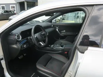 CLA 200 AMG Line Premium Memory Multibeam Keyles