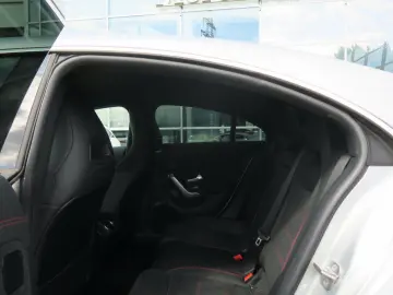 CLA 200 AMG Line Premium Memory Multibeam Keyles