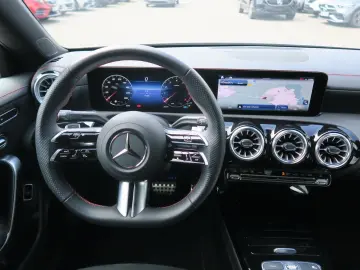 CLA 200 AMG Line Premium Memory Multibeam Keyles