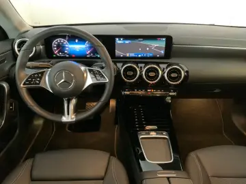 CLA 180 Coupé Prog Adv RüCam Spur LED WinterP