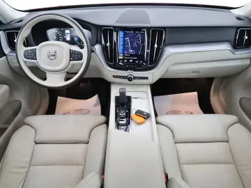 XC60 Momentum Pro,Leder,Navi,LED,SH,Pano.,AHK+WR