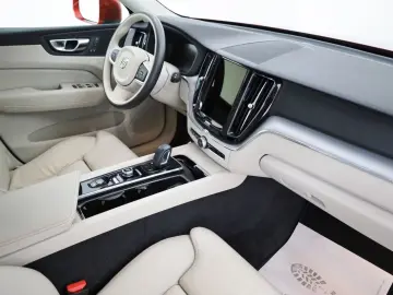 XC60 Momentum Pro,Leder,Navi,LED,SH,Pano.,AHK+WR