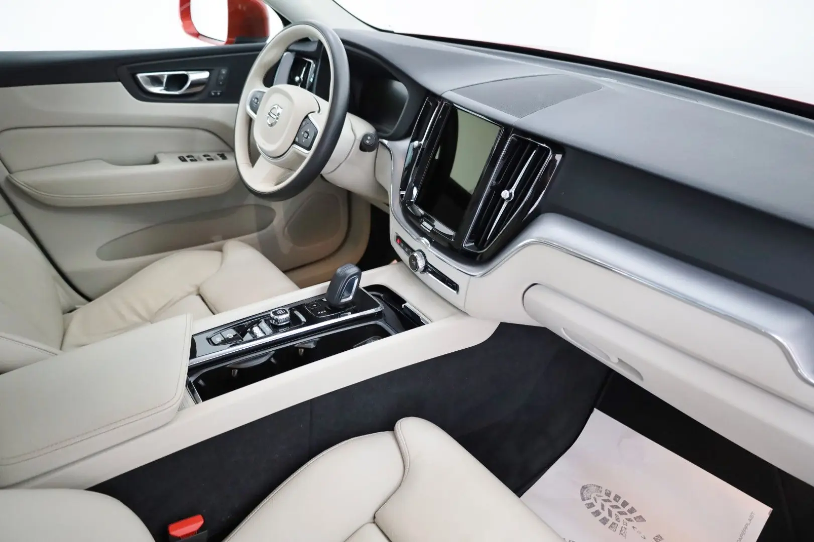 XC60 Momentum Pro,Leder,Navi,LED,SH,Pano.,AHK+WR