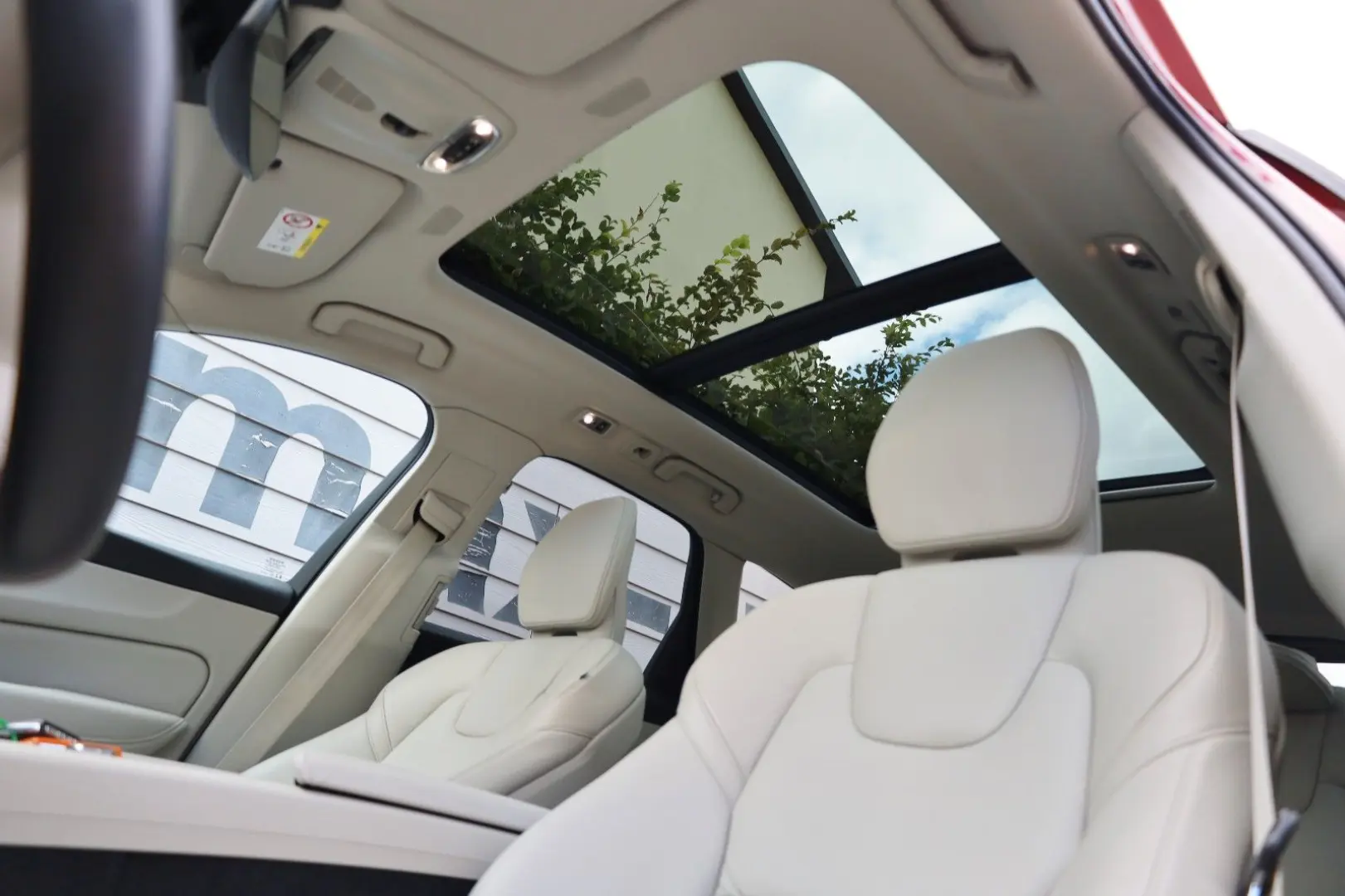 XC60 Momentum Pro,Leder,Navi,LED,SH,Pano.,AHK+WR