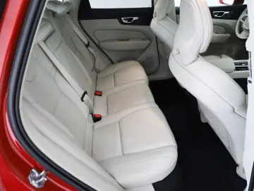 XC60 Momentum Pro,Leder,Navi,LED,SH,Pano.,AHK+WR