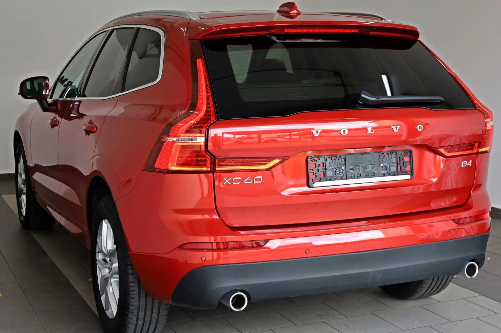 XC60 Momentum Pro,Leder,Navi,LED,SH,Pano.,AHK+WR