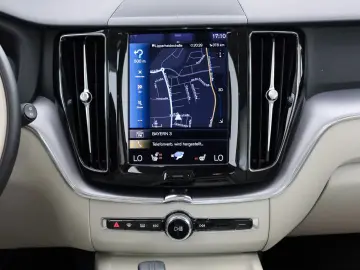 XC60 Momentum Pro,Leder,Navi,LED,SH,Pano.,AHK+WR