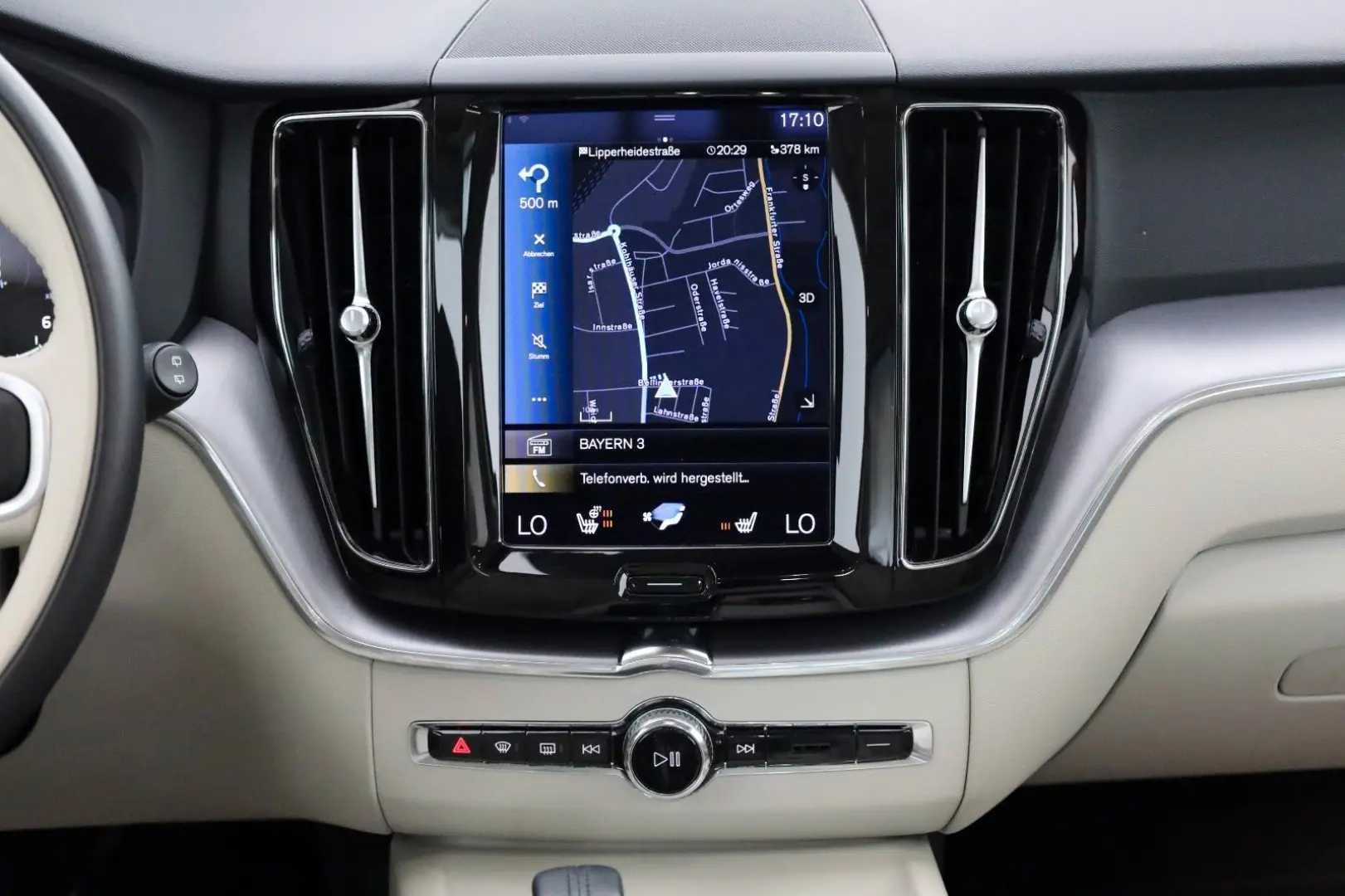 XC60 Momentum Pro,Leder,Navi,LED,SH,Pano.,AHK+WR