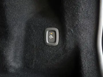 XC60 Momentum Pro,Leder,Navi,LED,SH,Pano.,AHK+WR