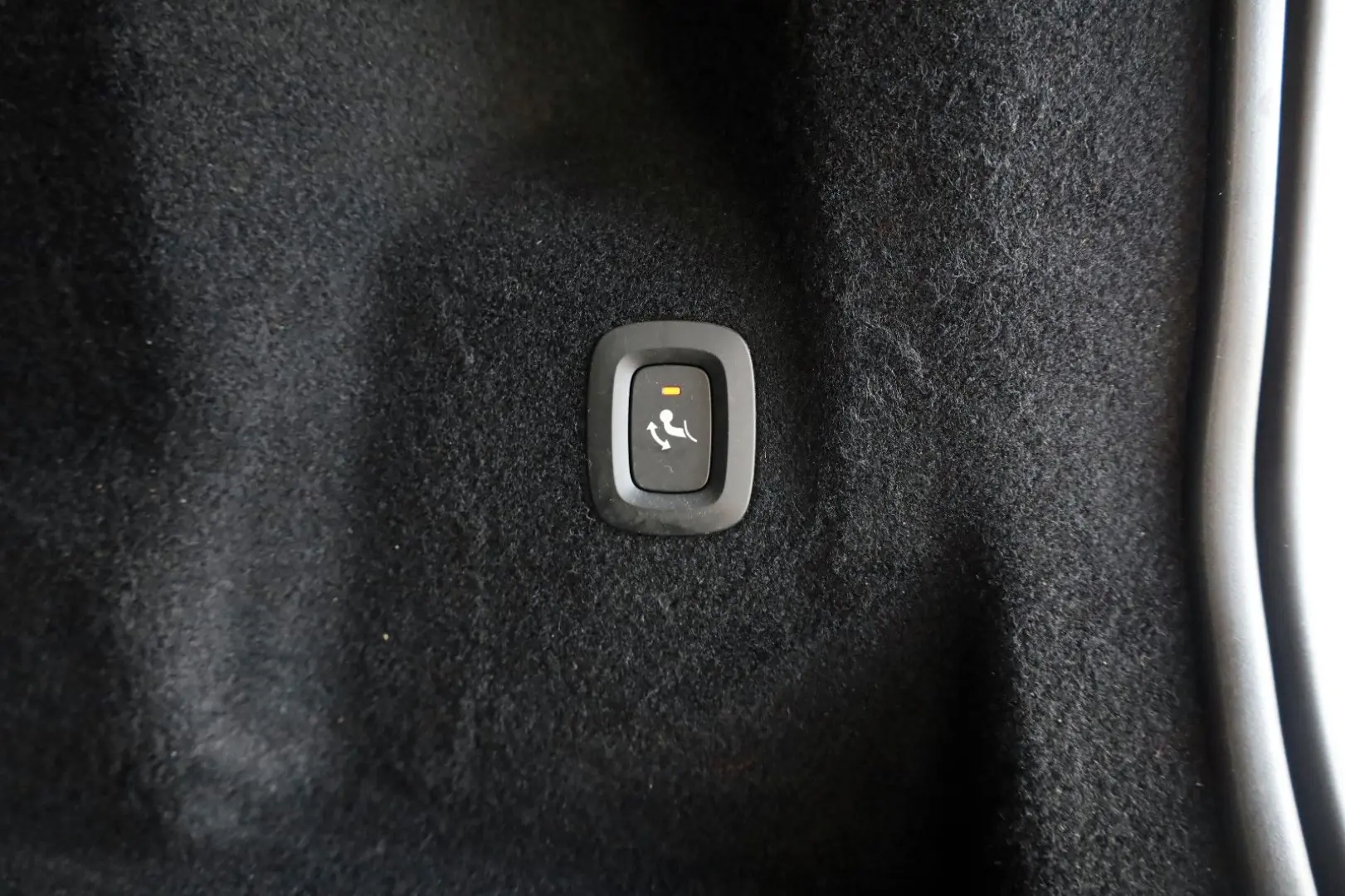 XC60 Momentum Pro,Leder,Navi,LED,SH,Pano.,AHK+WR