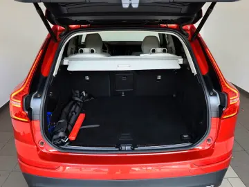 XC60 Momentum Pro,Leder,Navi,LED,SH,Pano.,AHK+WR