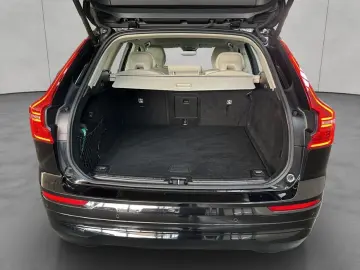 XC60 B5 AWD Momentum-Pro Aut Vollleder Navi LED