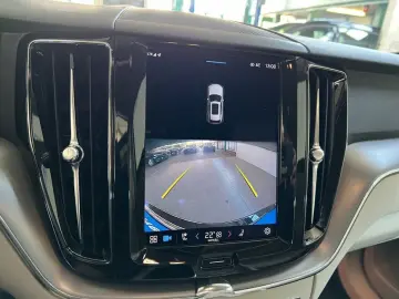 XC60 B5 AWD Momentum-Pro Aut Vollleder Navi LED