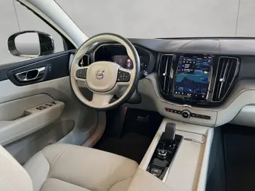 XC60 B5 AWD Momentum-Pro Aut Vollleder Navi LED