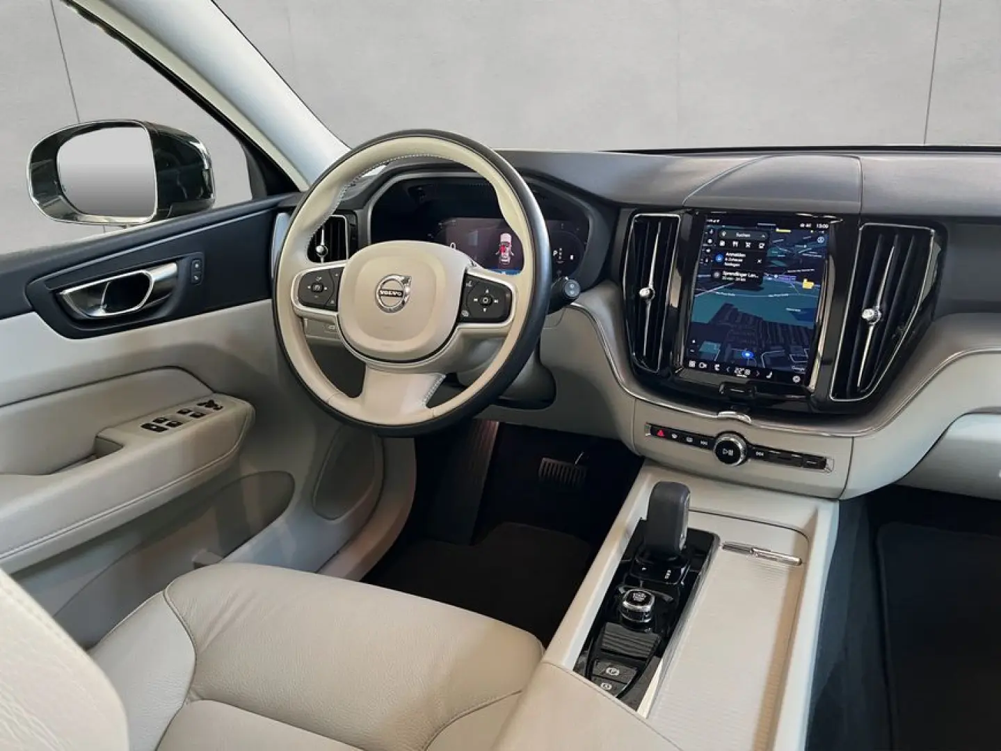 XC60 B5 AWD Momentum-Pro Aut Vollleder Navi LED