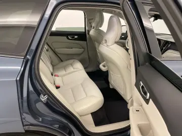 XC 60 B4 AHK S-Dach ACC BLIS
