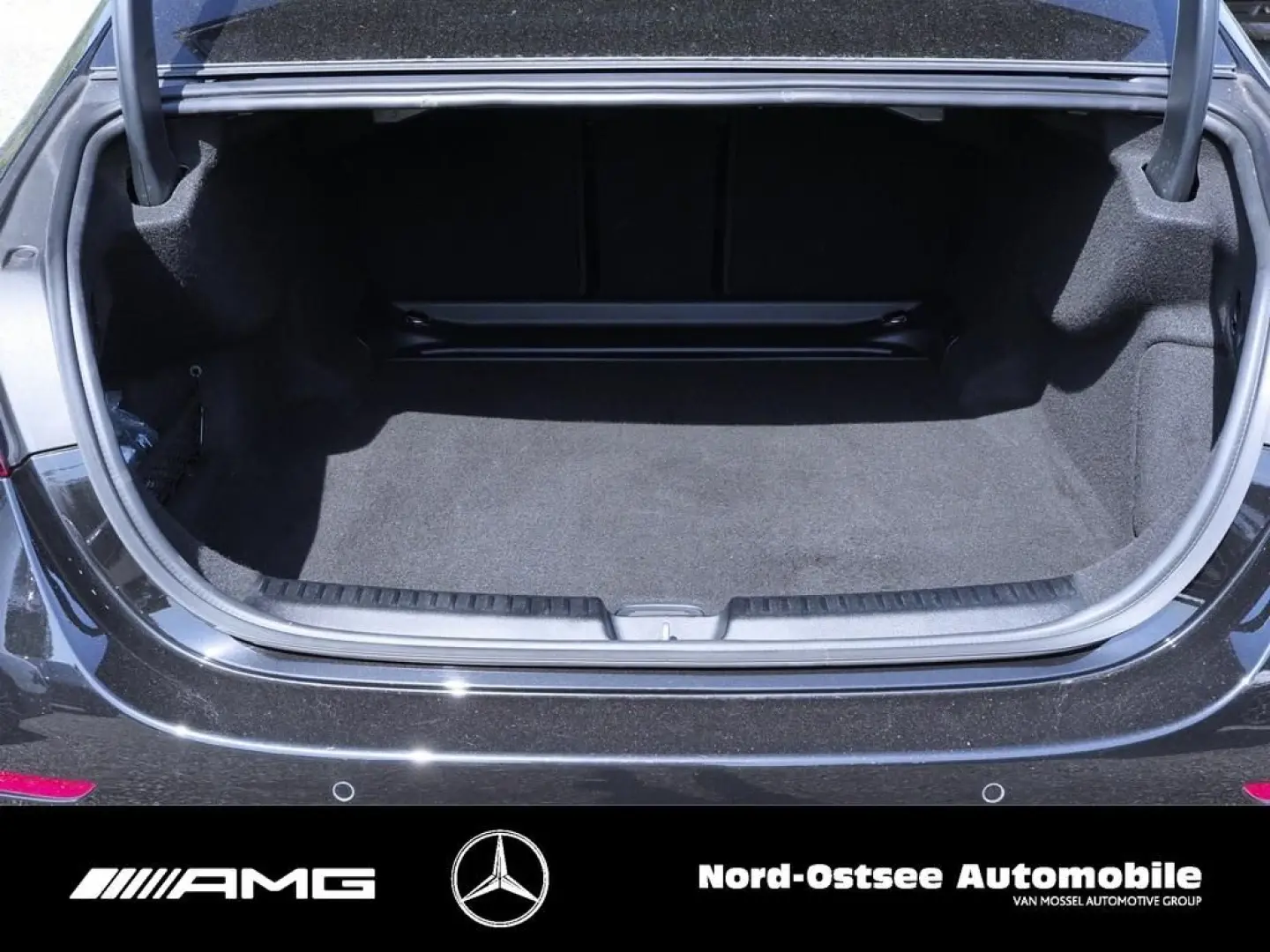 E 220 d AMG PREMIUM PANO BURMESTER SHZ 360°