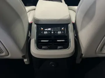 XC90 T8 Plus Bright Recharge AWD Sitzklima Pano