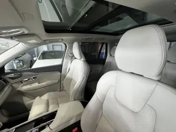 XC90 T8 Plus Bright Recharge AWD Sitzklima Pano