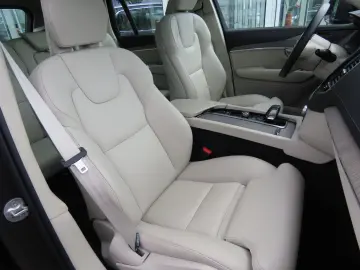 XC90 Ultimate Bright Recharge Plug-In Hybrid AWD