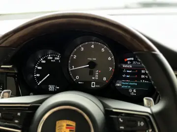 MACAN S SPORT CHRONO FULL LED 360 BOSE CARPLAY