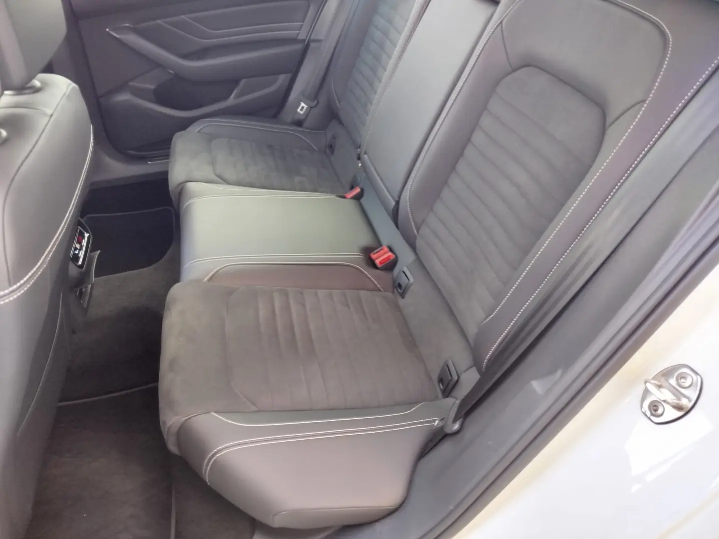 VW PASSAT VAR ELEGANCE 2.0TDI/200CP DSG7 4X4