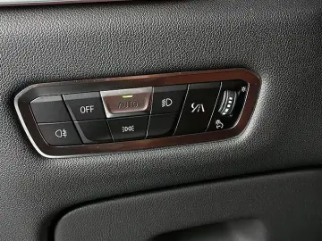 BMW X6 xDrive30dA M Sport Laser AHK Stand