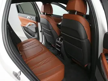 BMW X6 xDrive30dA M Sport Laser AHK Stand