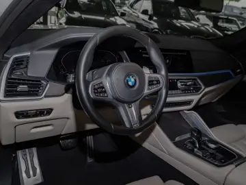BMW X6 xDrive 30d M-Sport PANO AHK HUD